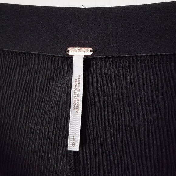 Free People So Charming Velvet Flare Pants L Black PullOn Stretch Whimsigoth Y2K - Picture 10 of 16